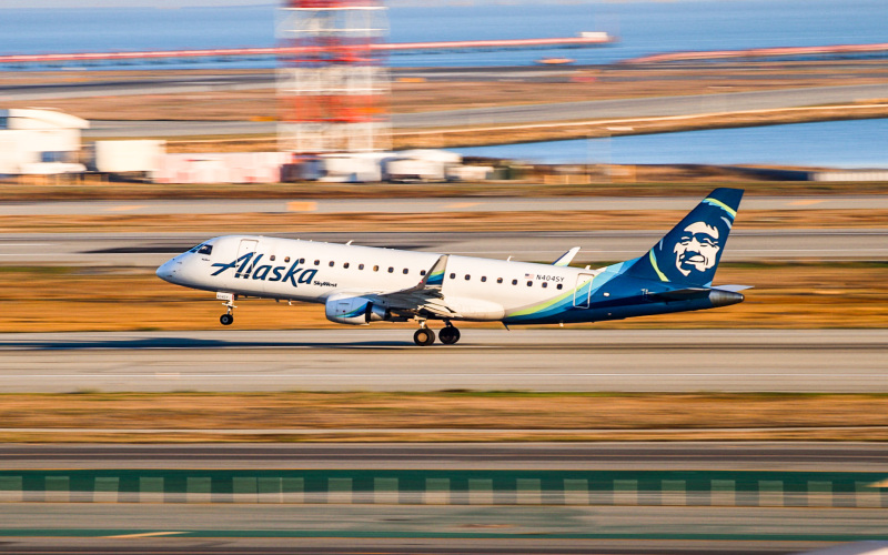 Photo of N404SY - Alaska Airlines  Embraer E175 at SFO on AeroXplorer Aviation Database