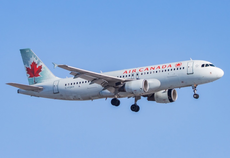 Photo of C-FGKH - Air Canada Airbus A320 at EWR on AeroXplorer Aviation Database