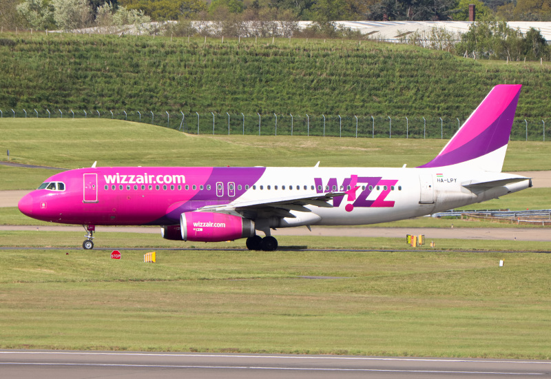 Photo of HA-LPY - Wizz Air Airbus A320 at BHX on AeroXplorer Aviation Database