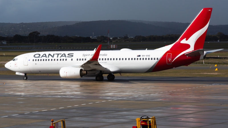 Photo of VH-VXE - Qantas Airways Boeing 737-800 at PER on AeroXplorer Aviation Database