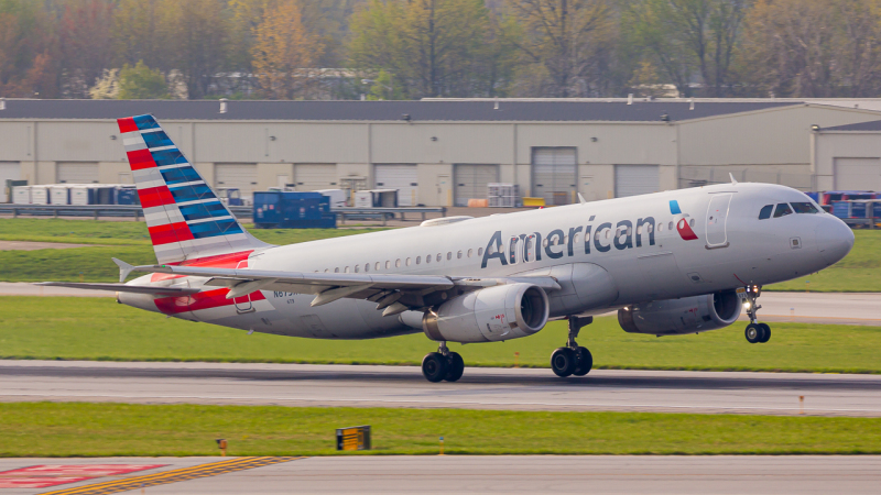 Photo of N673AW - American Airlines Airbus A320 at CMH on AeroXplorer Aviation Database