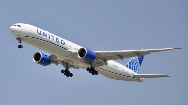 Photo of N2749U - United Airlines Boeing 777-300ER at ORD on AeroXplorer Aviation Database