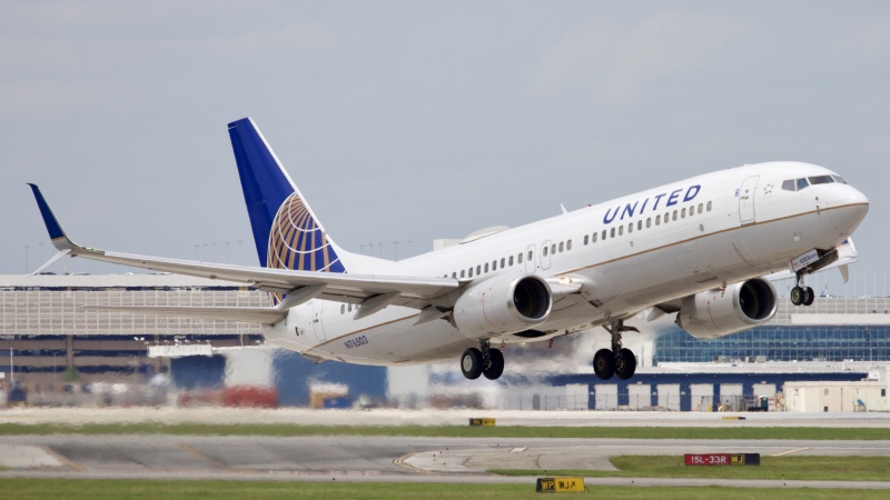 Photo of N76503 - United Airlines Boeing 737-800 at IAH on AeroXplorer Aviation Database