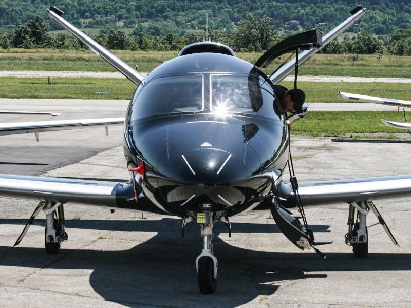 Photo of N121RT - Private Cirrus SF-50 Vision at CZBA on AeroXplorer Aviation Database