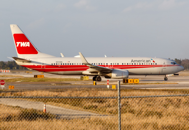 Photo of N915NN - American Airlines Boeing 737-800 at MCO on AeroXplorer Aviation Database