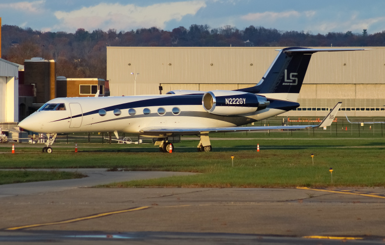 Photo of N222GY - PRIVATE  Gulfstream IV at LUK on AeroXplorer Aviation Database