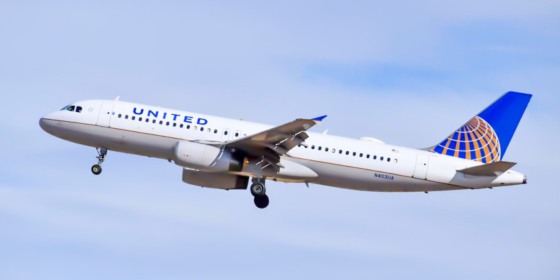 Photo of N403UA - United Airlines Airbus A320 at DEN on AeroXplorer Aviation Database