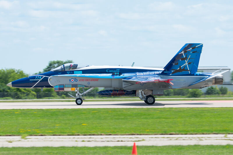 Photo of 188774 - Royal Canadian Air Force McDonnell Douglas CF-118 Hornet at OSH on AeroXplorer Aviation Database