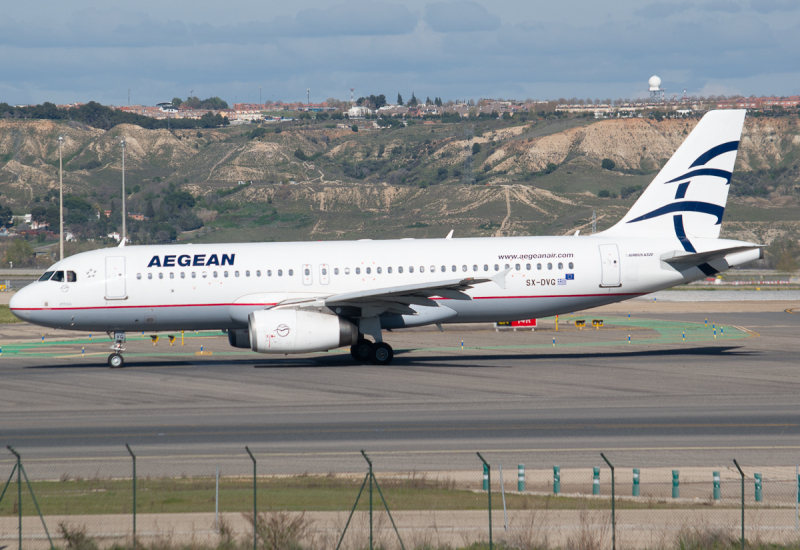 Photo of SX-DVG - Aegean Airlines Airbus A320 at MAD on AeroXplorer Aviation Database