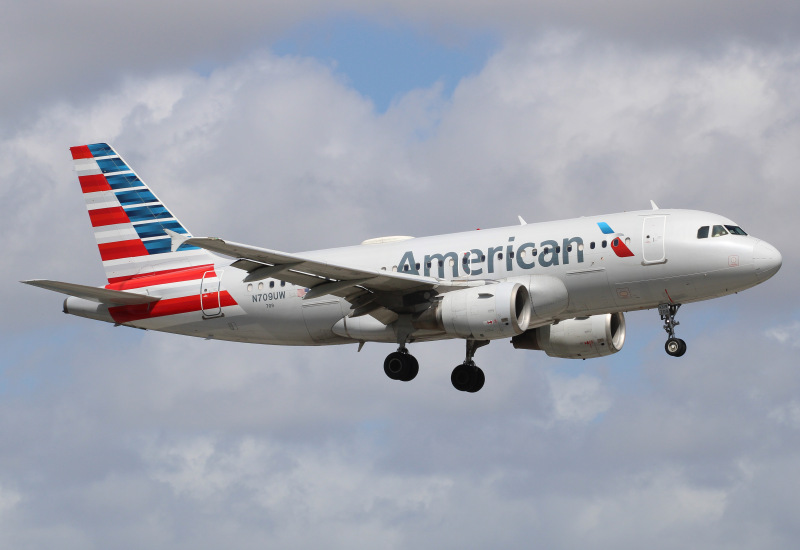 Photo of N709UW - American Airlines Airbus A319 at MIA on AeroXplorer Aviation Database