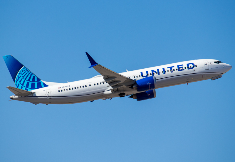 Photo of N37522 - United Airlines Boeing 737 MAX 9 at PHX on AeroXplorer Aviation Database