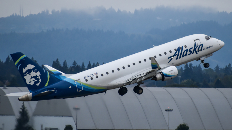 Photo of N642QX - Alaska Airlines Embraer E175 at PDX on AeroXplorer Aviation Database