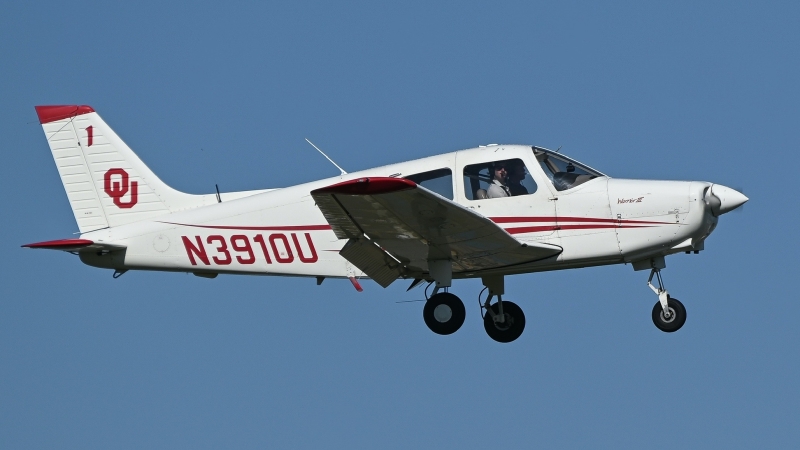 Photo of N3910U - PRIVATE Piper PA-28 at OUN on AeroXplorer Aviation Database