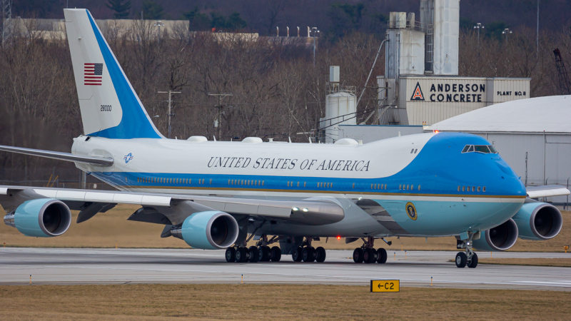 Photo of 82-8000 - USAF - United States Air Force Boeing VC-25A at CMH on AeroXplorer Aviation Database