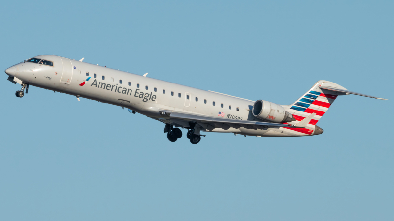 Photo of N706PS - PSA Airlines Mitsubishi CRJ-700 at DCA on AeroXplorer Aviation Database