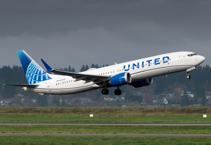 Photo of N17529 - United Airlines Boeing 737 MAX 9 at PDX on AeroXplorer Aviation Database