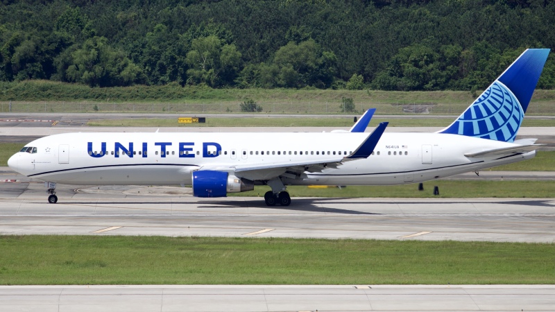 Photo of N641UA - United Airlines Boeing 767-300ER at IAH on AeroXplorer Aviation Database