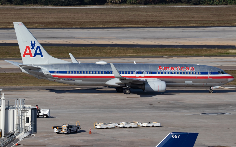 Photo of N921NN - American Airlines Boeing 737-800 at TPA  on AeroXplorer Aviation Database