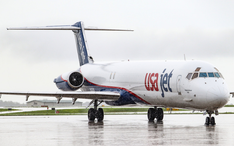 Photo of N832US  - USA Jet Airlines McDonnell Douglas MD-88 at LEX on AeroXplorer Aviation Database