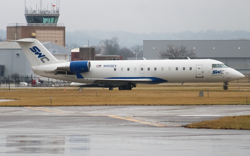 Photo of N905EV - Skywest Charters Mitsubishi CRJ-200 at LUK on AeroXplorer Aviation Database