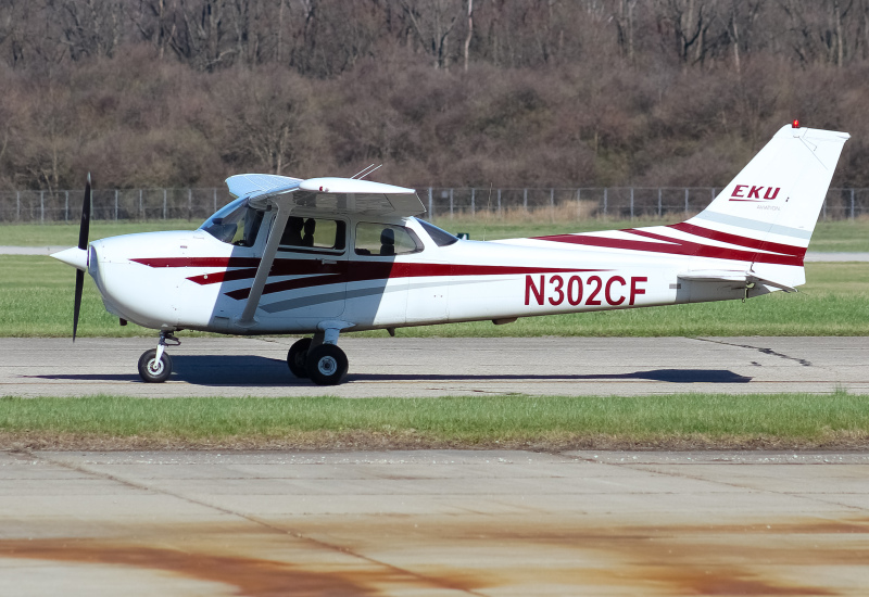 Photo of N302CF - Eastern Kentucky University  Cessna 172 at LUK  on AeroXplorer Aviation Database