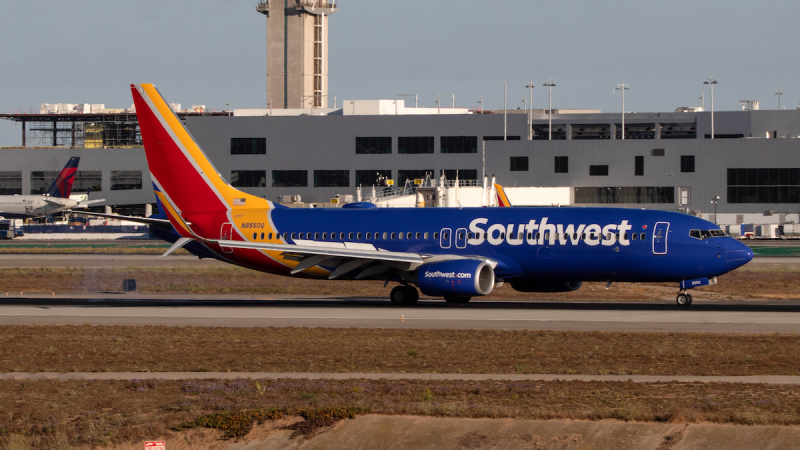 Photo of N8550Q - Southwest Airlines Boeing 737-800 at LAX on AeroXplorer Aviation Database