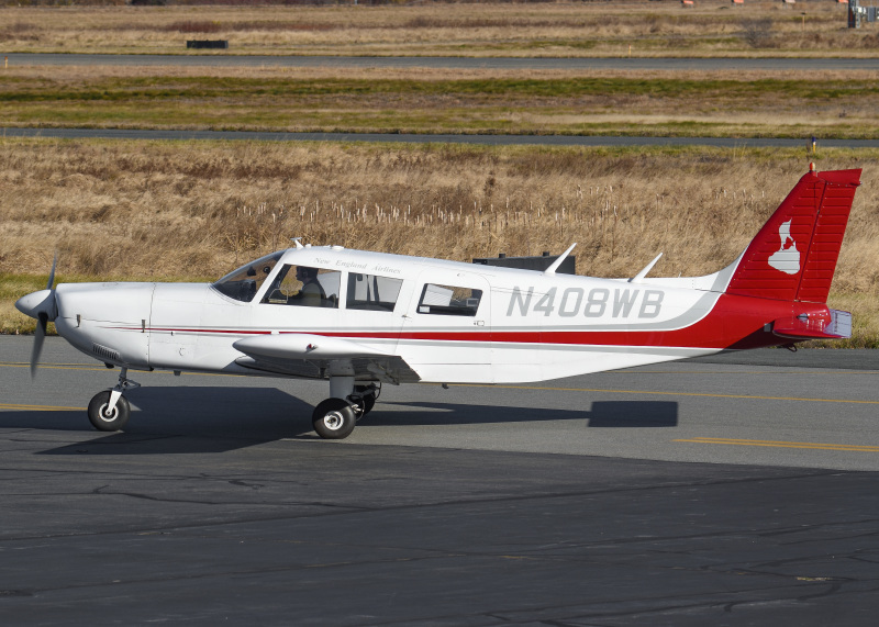 Photo of N408WB - New England Airlines Piper PA-32 at OWD on AeroXplorer Aviation Database