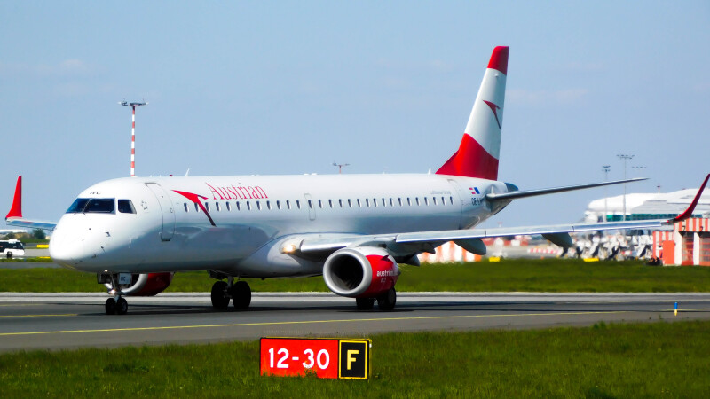 Photo of OE-LWC - Austrian Airlines Embraer E195 at PRG on AeroXplorer Aviation Database