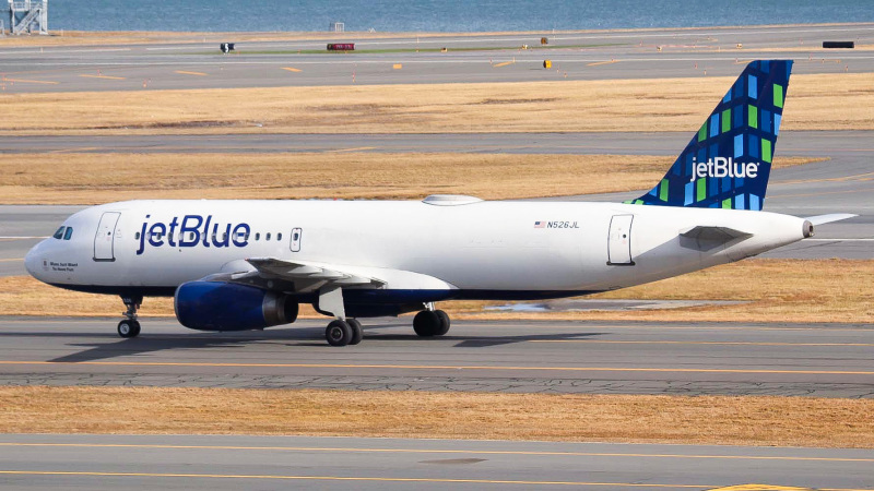 Photo of N526JL  - JetBlue Airways Airbus A320 at BOS on AeroXplorer Aviation Database