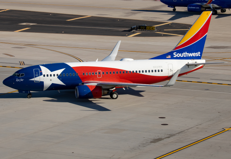 Photo of N931WN - Southwest Airlines Boeing 737-700 at PHX on AeroXplorer Aviation Database