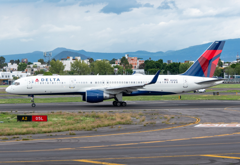 Photo of N541US - Delta Airlines Boeing 757-200 at MEX on AeroXplorer Aviation Database