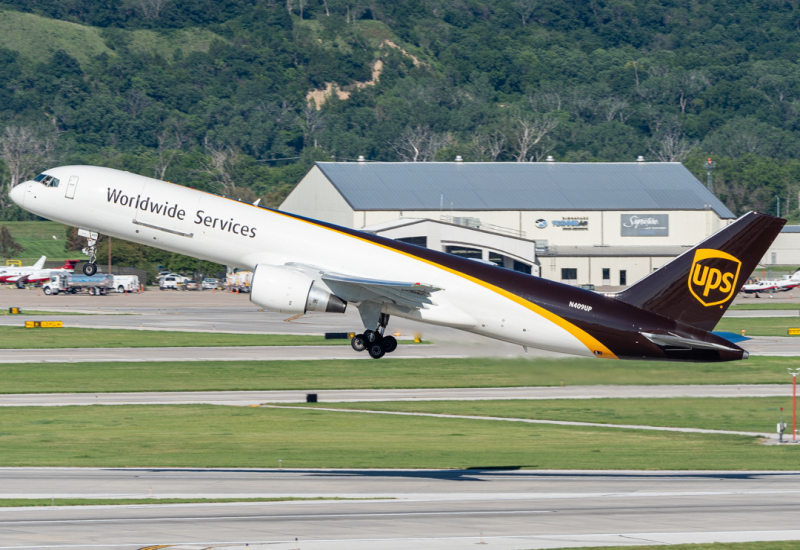 Photo of N409UP - United Parcel Service Boeing 757-200F at OMA on AeroXplorer Aviation Database