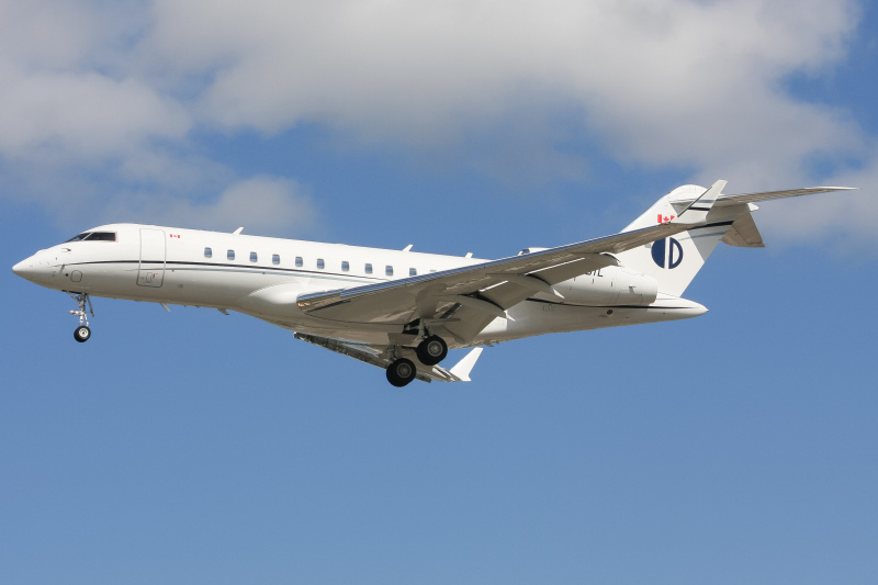 Photo of C-FDIL - PRIVATE Bombardier Global 5000 at YYZ on AeroXplorer Aviation Database