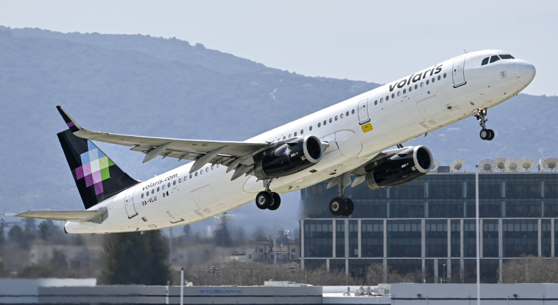 Photo of XA-VLU - Volaris Airbus A321-200 at SJC on AeroXplorer Aviation Database