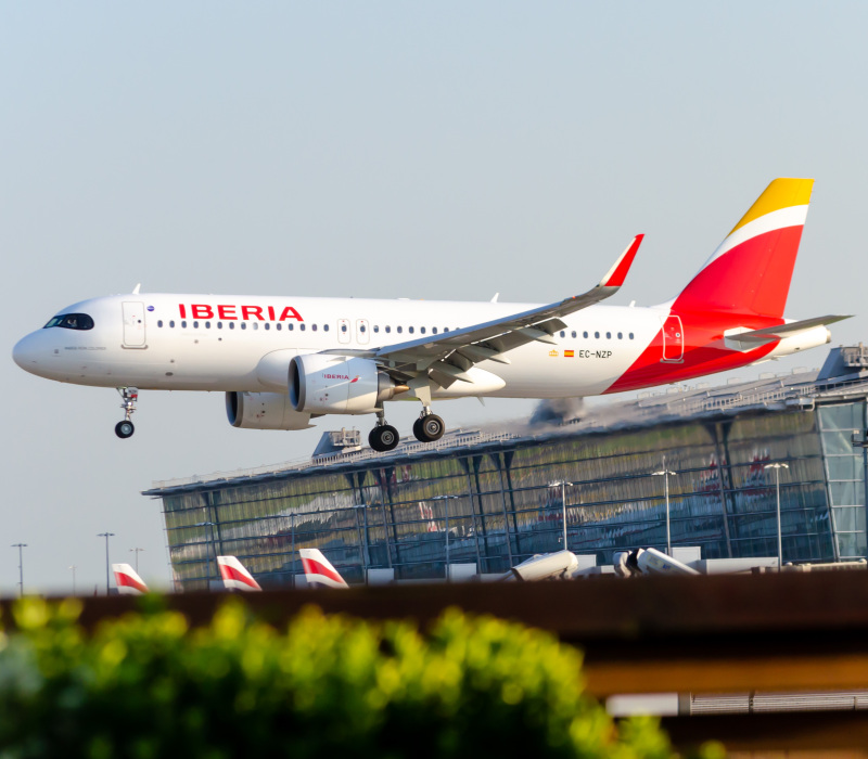 Photo of ECNZP  - Iberia Airbus A320NEO at LHR on AeroXplorer Aviation Database