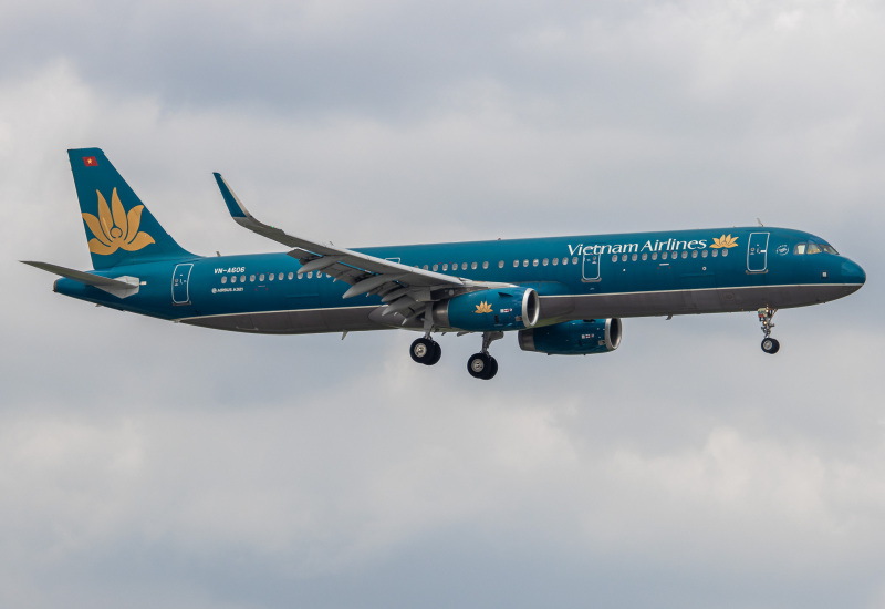 Photo of VN-A606 - Vietnam Airlines Airbus A321-200 at SGN on AeroXplorer Aviation Database