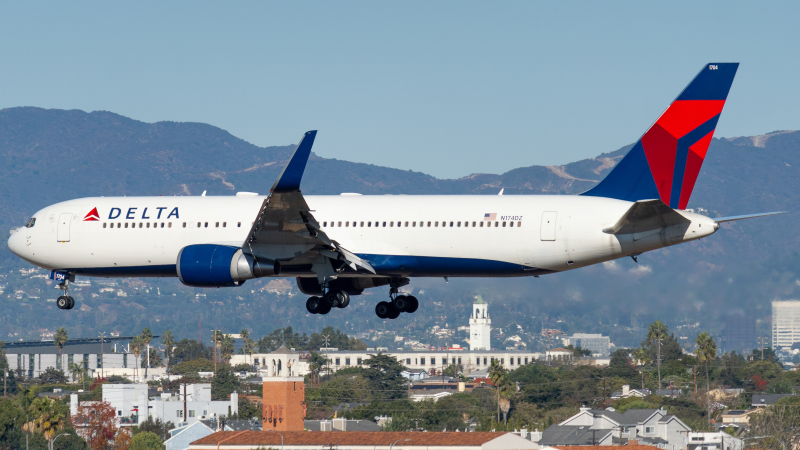 Photo of N174DZ - Delta Airlines Boeing 767-300ER at LAX on AeroXplorer Aviation Database