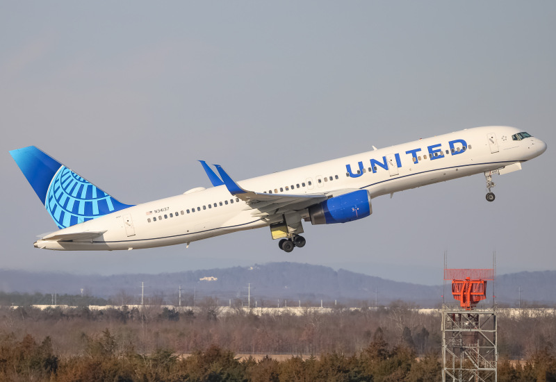 Photo of N34137 - United Airlines Boeing 757-200 at IAD on AeroXplorer Aviation Database