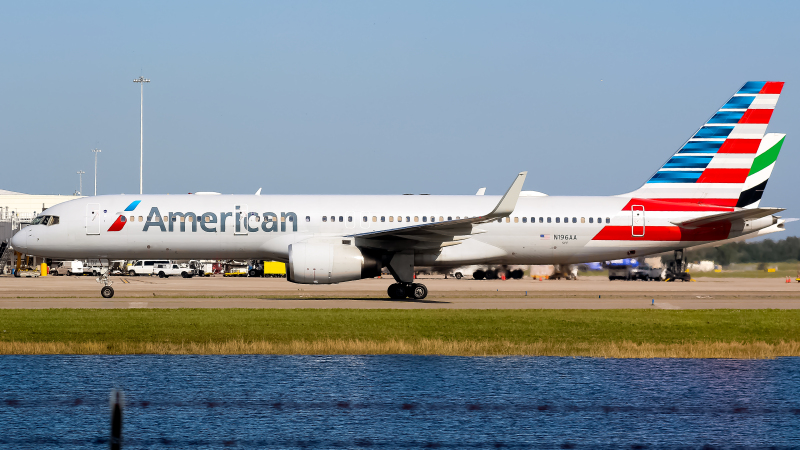 Photo of N196AA - American Airlines Boeing 757-200 at MCO on AeroXplorer Aviation Database
