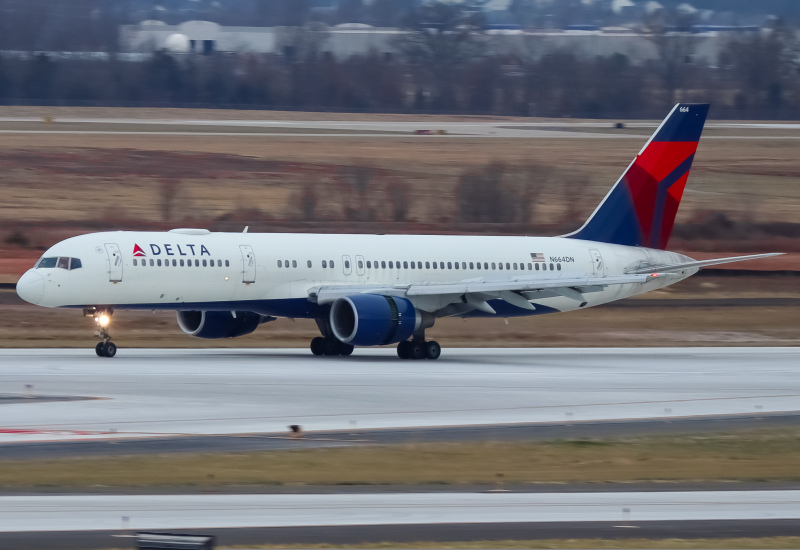 Photo of N664DN - Delta Airlines Boeing 757-200 at IAD on AeroXplorer Aviation Database