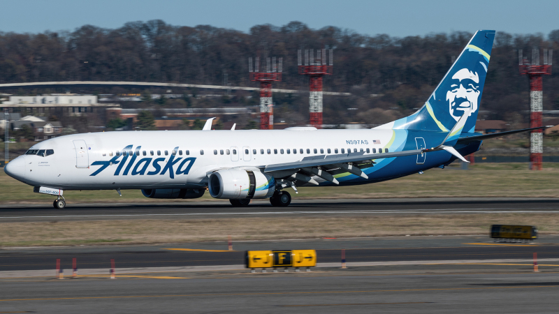 Photo of N597AS - Alaska Airlines Boeing 737-800 at DCA on AeroXplorer Aviation Database