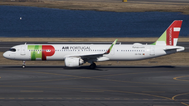 Photo of CS-TXH - TAP Air Portugal Airbus A321NEO at BOS on AeroXplorer Aviation Database