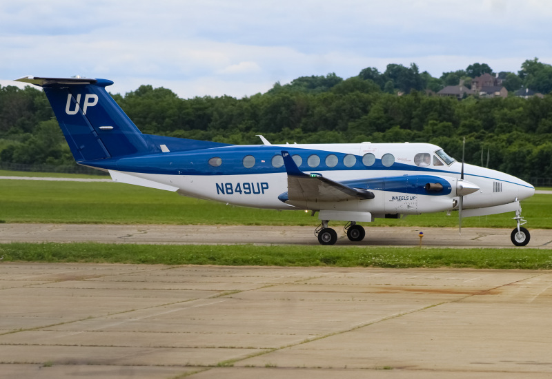 Photo of N849UP - Wheels Up Beechcraft King Air 350 at LUK on AeroXplorer Aviation Database