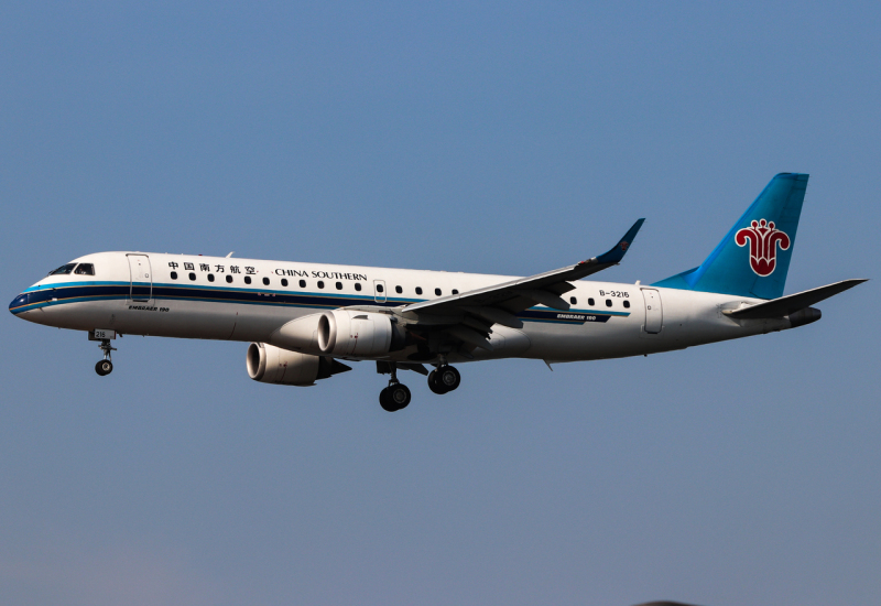 Photo of B-3216 - China Southern Airlines Embraer E190 at HKG on AeroXplorer Aviation Database