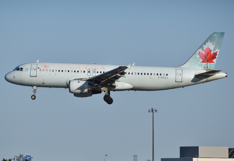 Photo of C-FKOJ - Air Canada Airbus A321-200 at YYZ on AeroXplorer Aviation Database