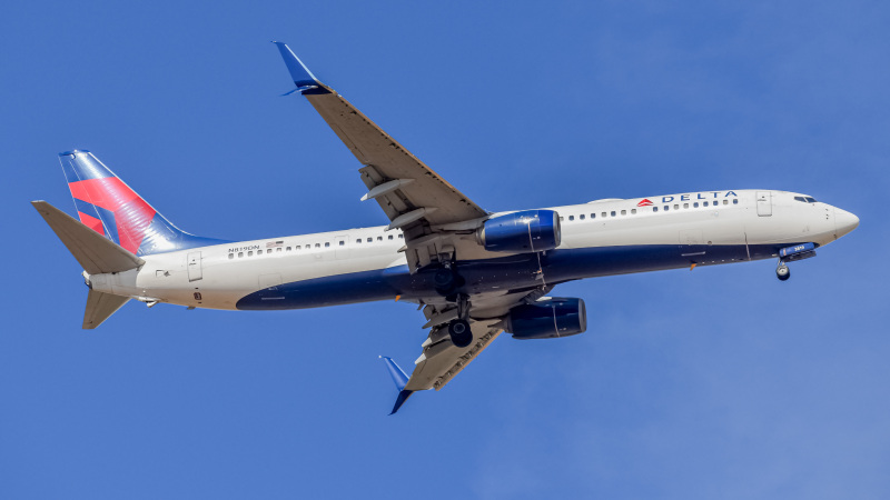 Photo of N819DN - Delta Airlines Boeing 737-900ER at DEN on AeroXplorer Aviation Database