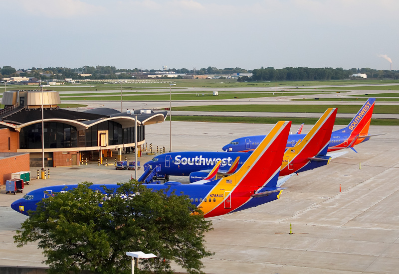Photo of KMKE - Airport Photo at MKE on AeroXplorer Aviation Database