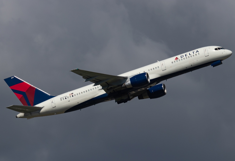 Photo of N697DL  - Delta Airlines Boeing 757-200 at TPA on AeroXplorer Aviation Database