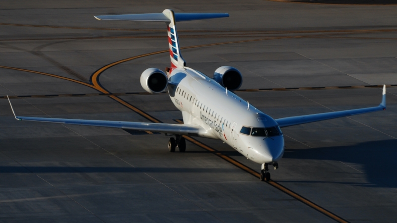 Photo of N656CA - SkyWest Airlines Mitsubishi CRJ-700 at PHX on AeroXplorer Aviation Database