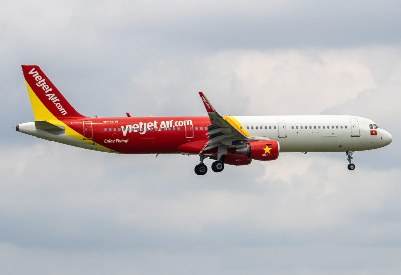 Photo of VN-A635 - VietJet Air Airbus A321-200 at SGN on AeroXplorer Aviation Database